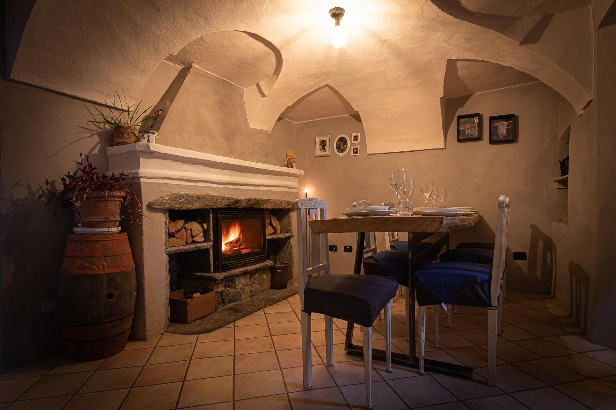 Relais Del Brigante Bed and Breakfast Settimo Vittone Eksteriør billede